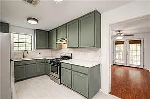 2 bed, 1.0 bath, 1166 sqft, $2,395 — Photo 2