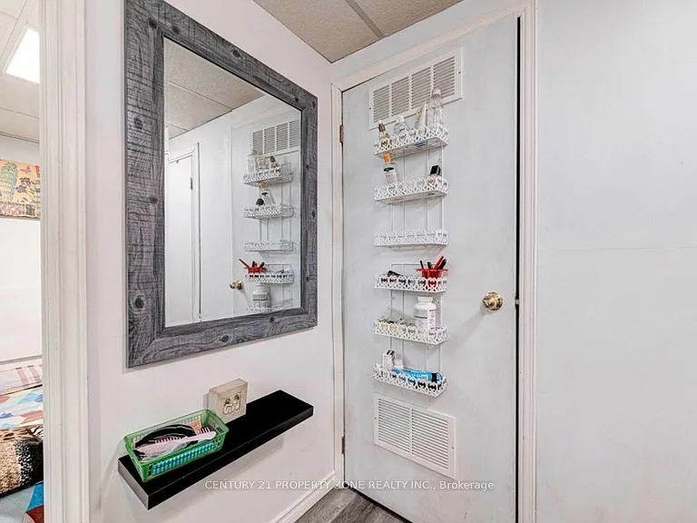 6 Roehampton Cres W #BASEMENT — Photo 7