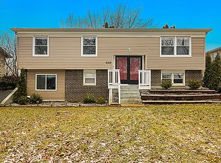 2310 Dalewood Pkwy, Woodridge, IL