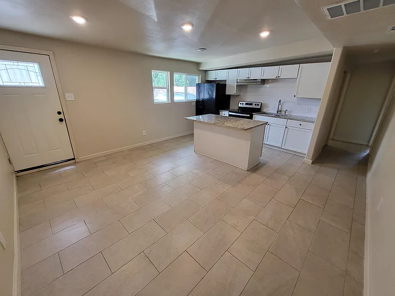 118 Esmeralda Dr #103 — Photo 3