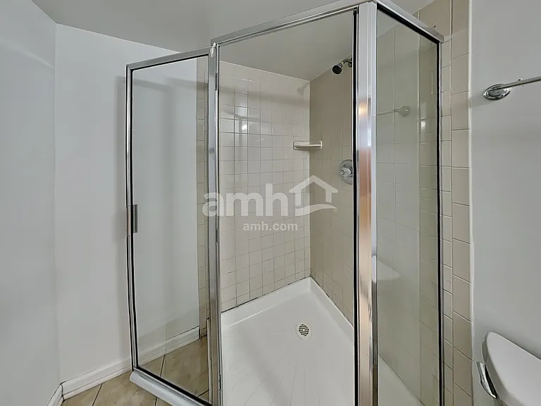 400 Galvin Pkwy — Photo 22