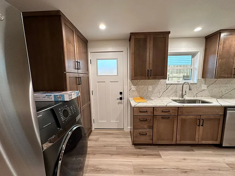 1019 Wilson St — Photo 22