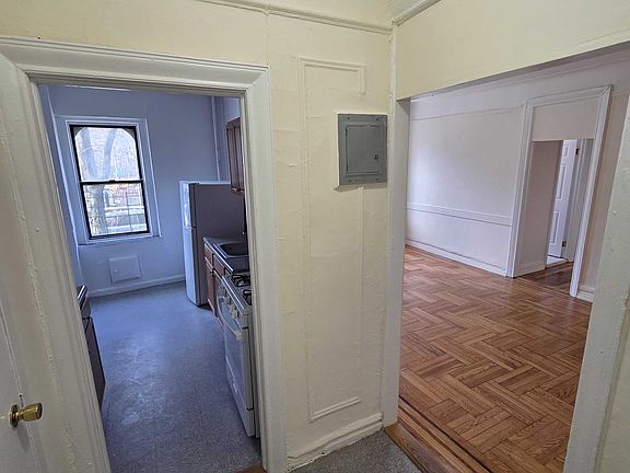 4th image of 153 Seaman Ave APT 1A