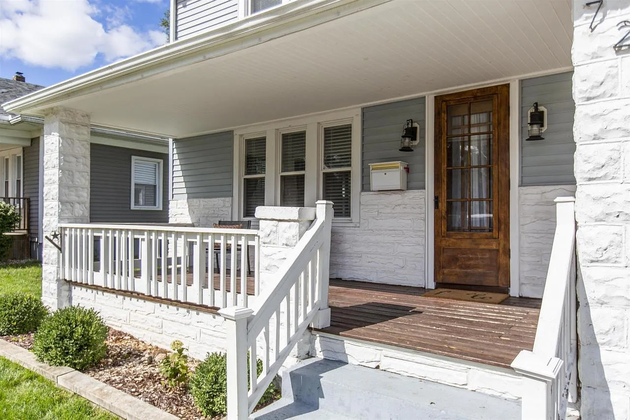 721 Corby Blvd — Photo 3
