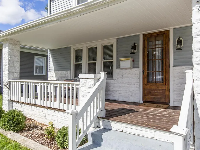 721 Corby Blvd — Photo 3