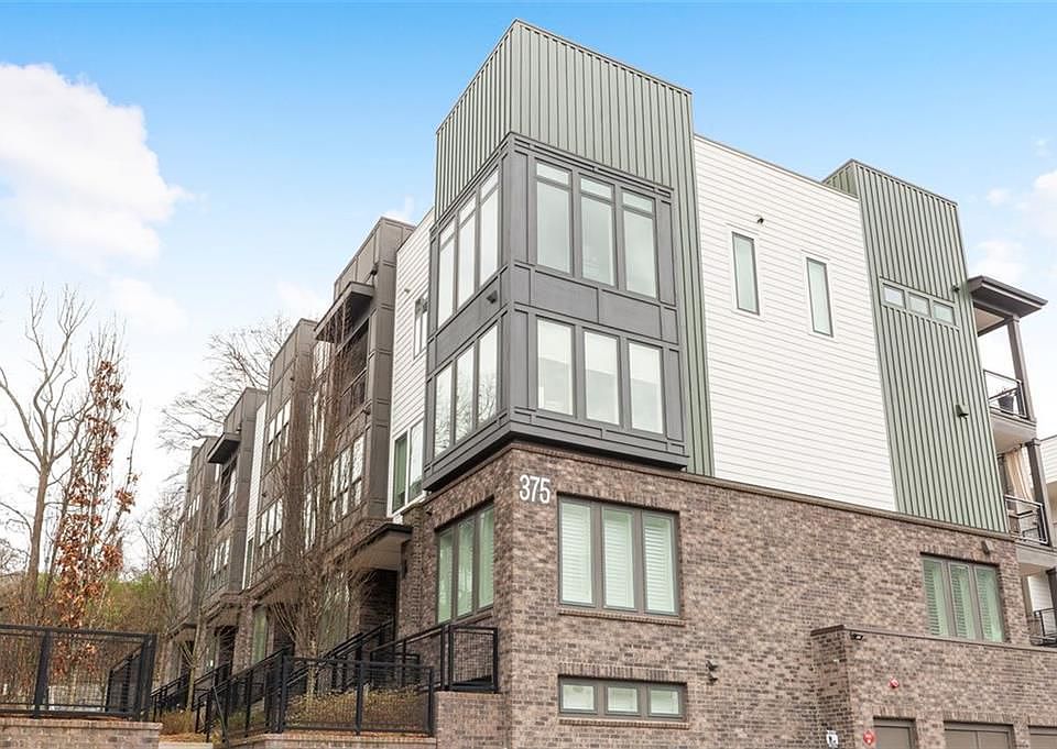 1st image of 375 Pratt Dr SE Unit 303