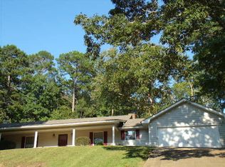 100 Savelle Cir, Columbus, MS 39705
