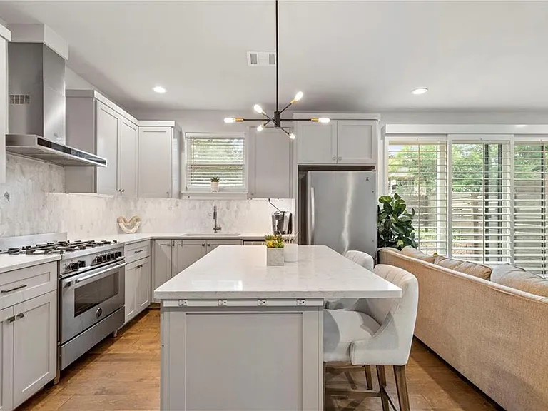 1412 Perez St #1 — Photo 7