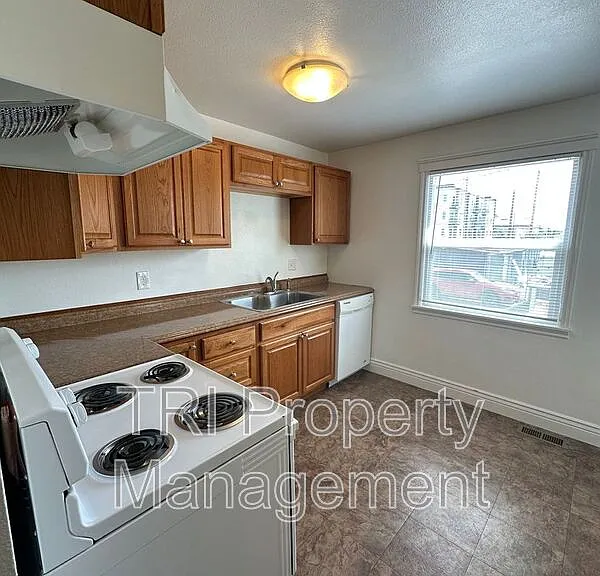 1526 9th Ave #4 — Photo 9