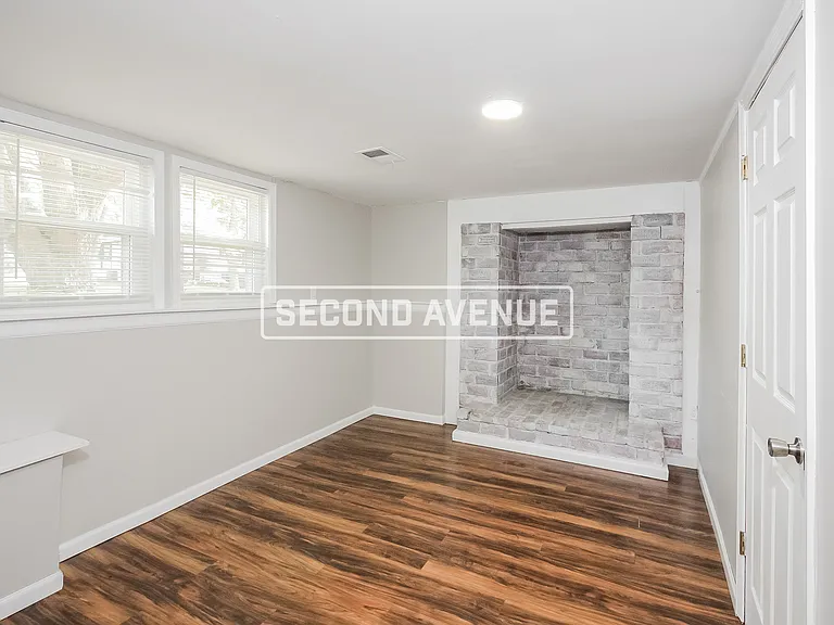 11032 N Harrison St — Photo 8