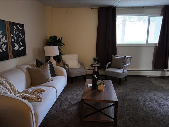 3rd image of UNIT 12-51 Centennial STREET