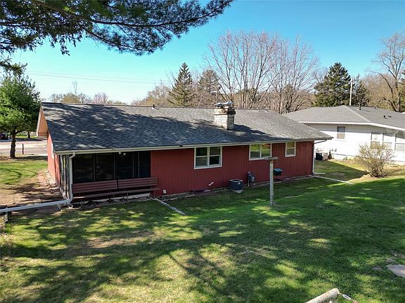 2nd image of 2824 Seymour Road