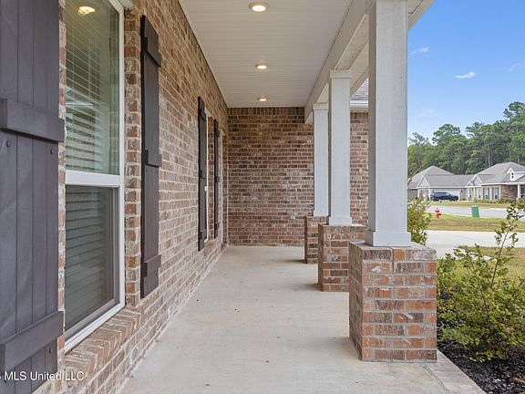 3rd image of 12264 Savannah Cir