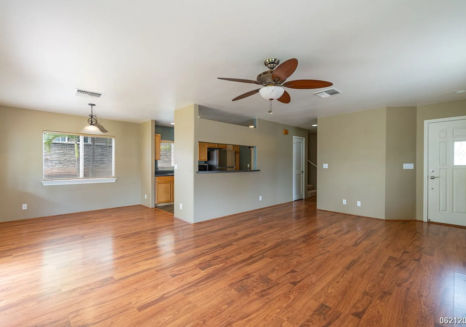 Beautiful & Quiet Ocean View Makakilo Single Family Residence — Photo 2