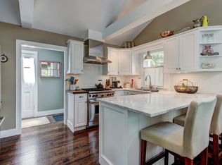 11 Hallock Rd, East Quogue, NY 11942