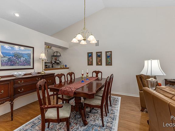 5th image of 5845 Lyn Haven Dr SE