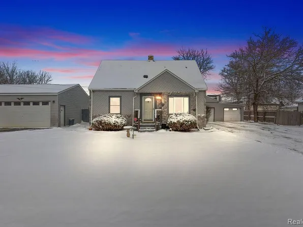 1157 Allen St, Burton, MI 48529