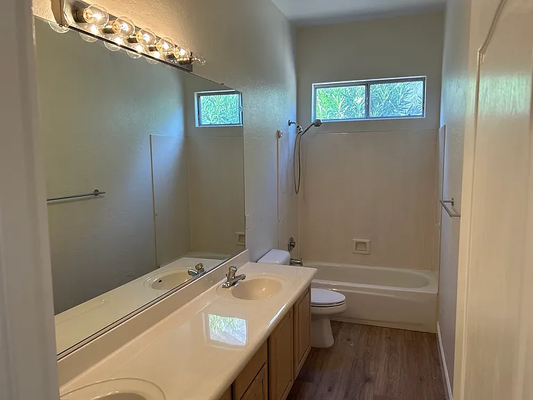 3160 S Greythorne Way — Photo 18