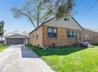 982 Holzer St, Green Bay, WI 54303