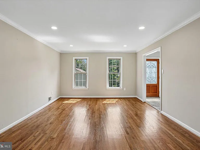9106 Jones Mill Rd — Photo 2