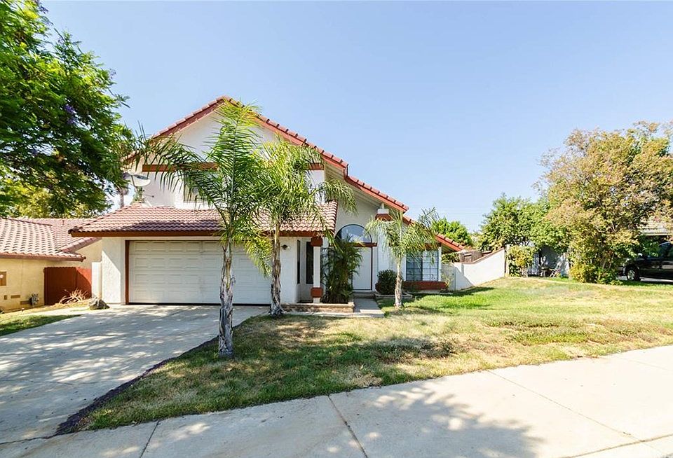 1st image of 24648 Bayberry Cir