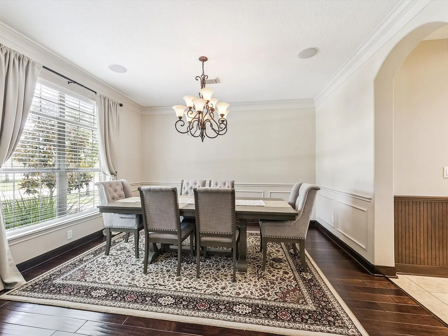 5 bed, 5.5 bath, 5932 sqft, $5,500 — Photo 4