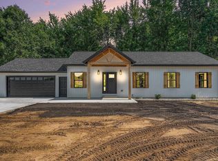 52690 Rachael Ct, Middlebury, IN 46540