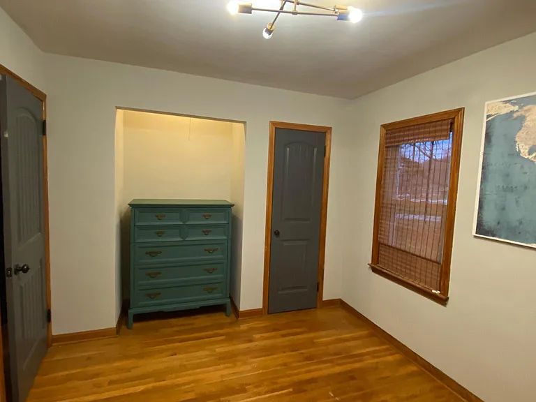 Flex space- 3rd bedroom or Office.