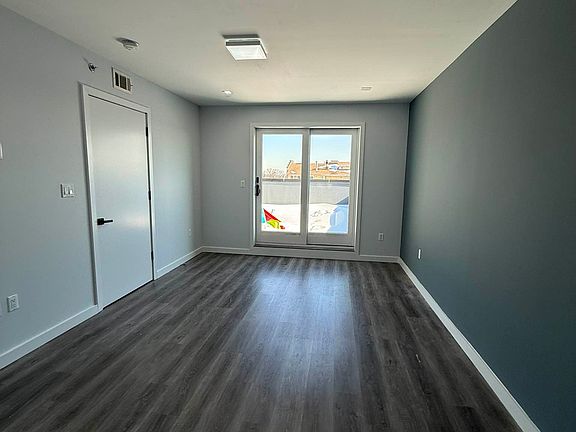 4th image of 1730 Ocean Ave #Pha