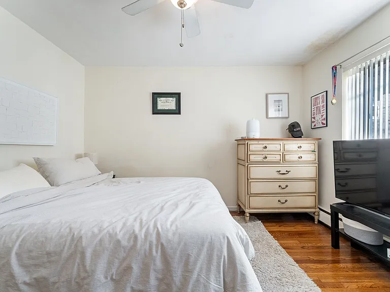 425 S Huntington Ave #6 — Photo 11