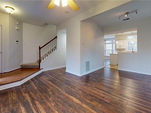 5th image of 9214 Silverbush Dr