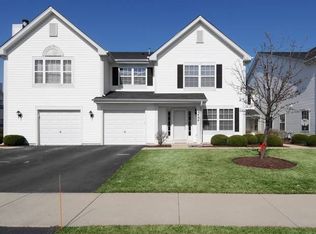 2464 Frost Dr, Aurora, IL 60503