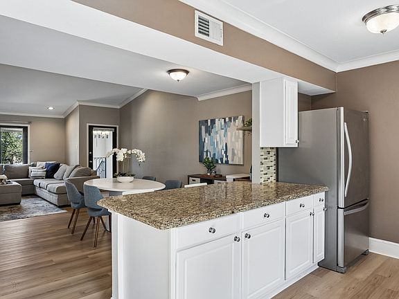 5th image of 7730 Meadow Rd APT 205