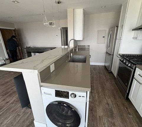 3rd image of 694 N Coast Hwy APT 3