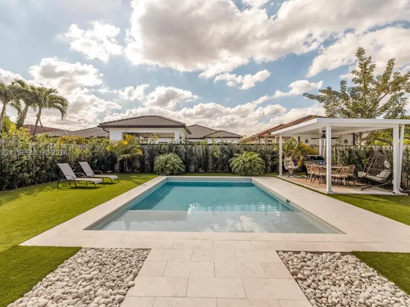 14468 SW 16th St, Miami, FL 33175