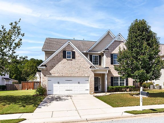 2nd image of 104 Valley Bluff Ln