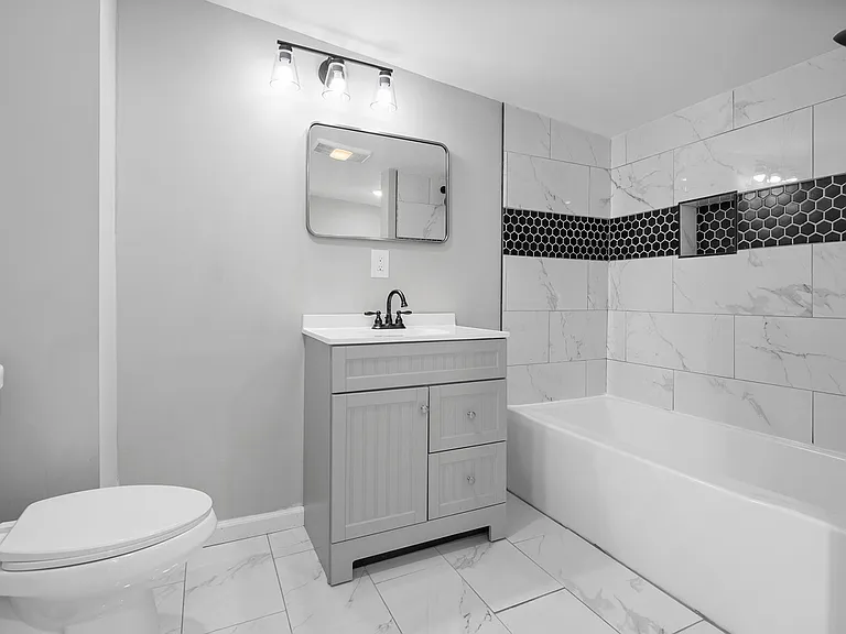 138 S 17th St — Photo 9