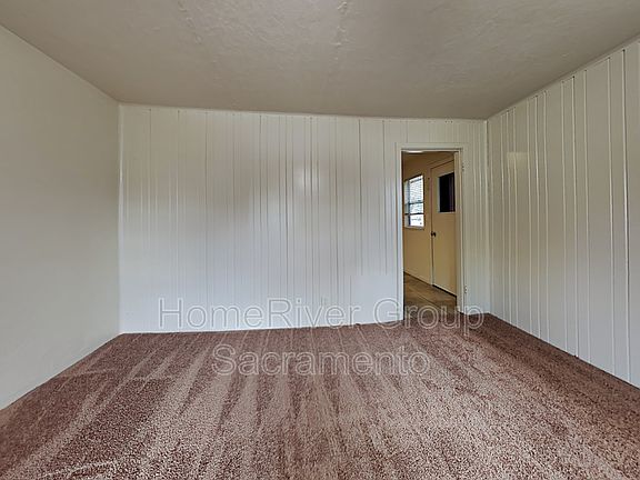 2nd image of 606 Main St