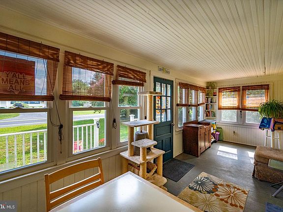 4th image of 20219 Cedar Beach Rd