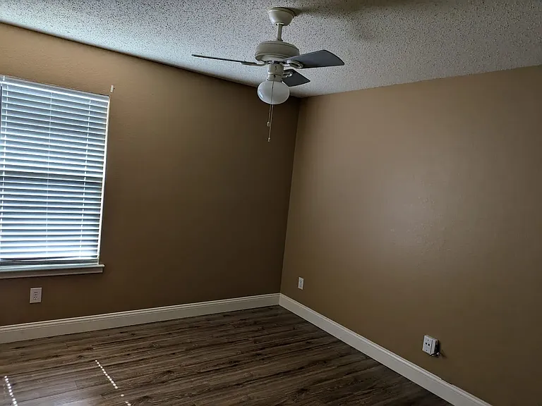 2428 Collier Dr — Photo 4