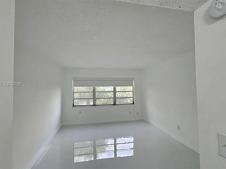 871 NE 195th St #204 — Photo 8