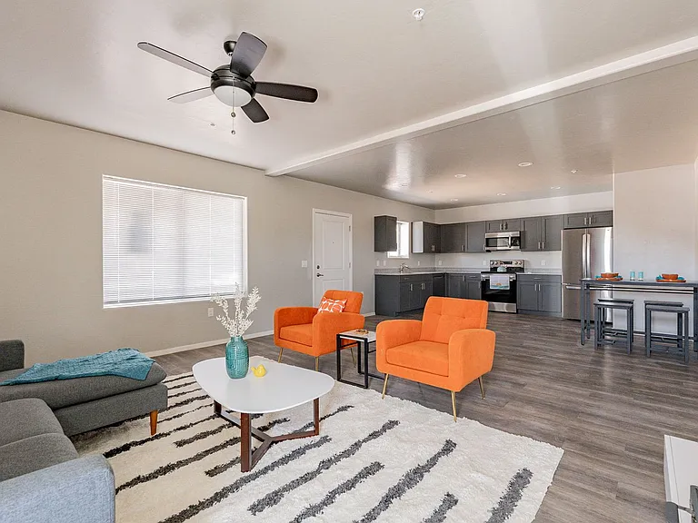 Bellevue Apartments — Photo 1
