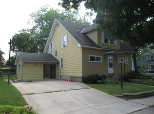 105 1st St NW, Dodge Center, MN 55927