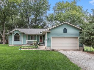 1304 N Ward Rd, Raymore, MO 64083