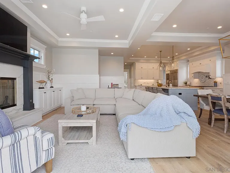 1048 Isabella Ave — Photo 8