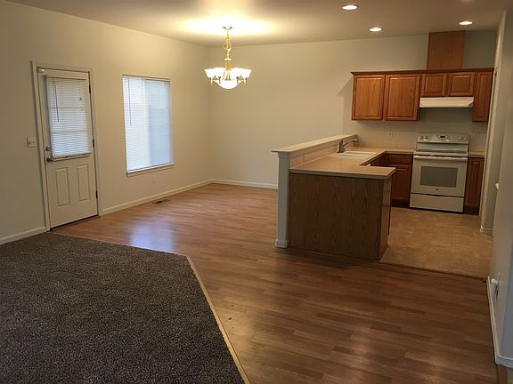3rd image of 1919 NE 98th St