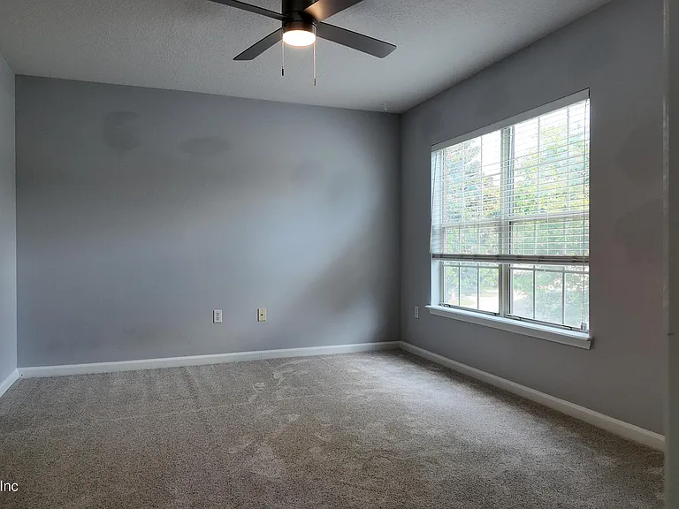 11015 Castlemain Cir E — Photo 28