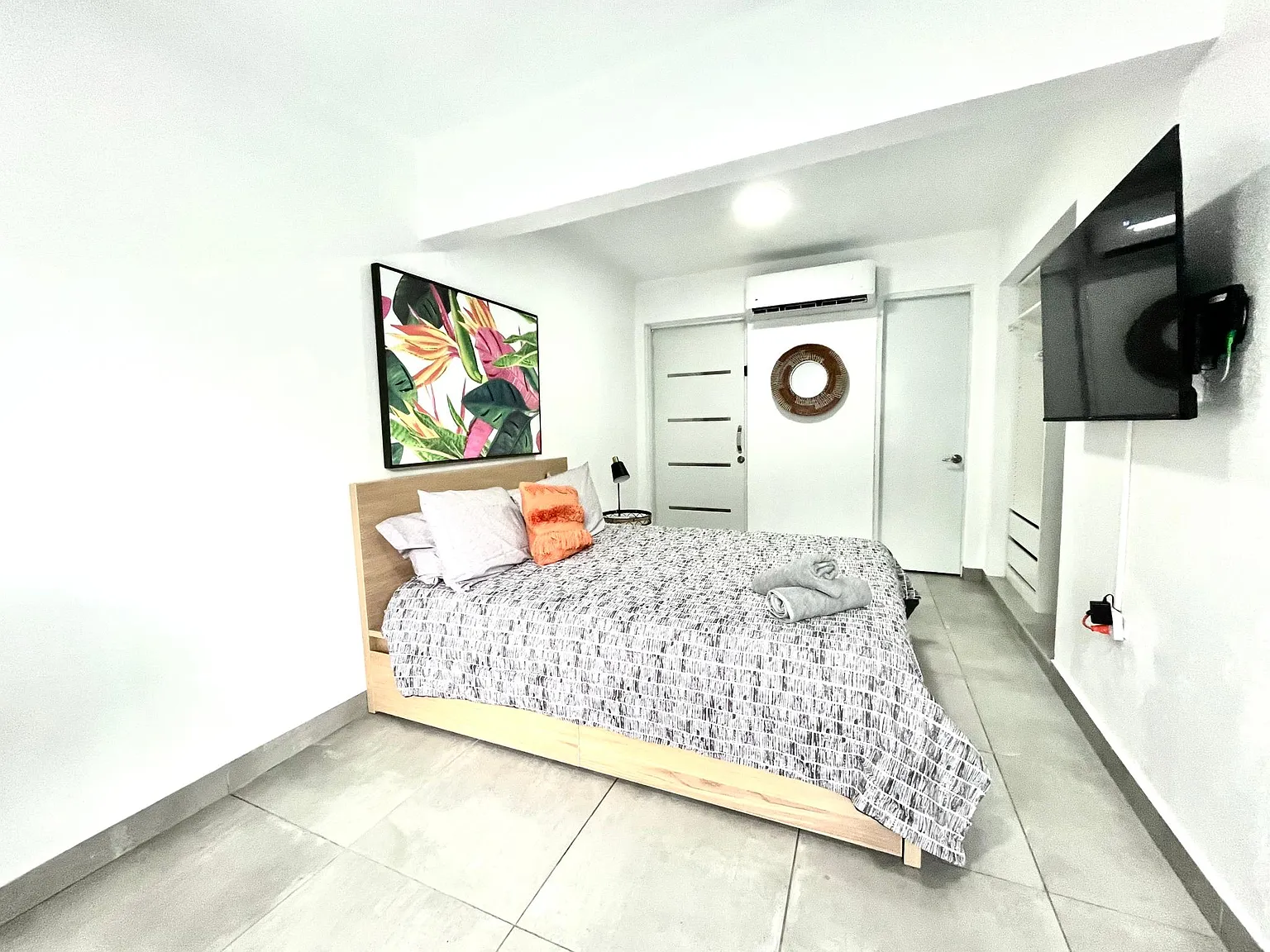Studio, 600 sqft, $1,500 — Photo 3