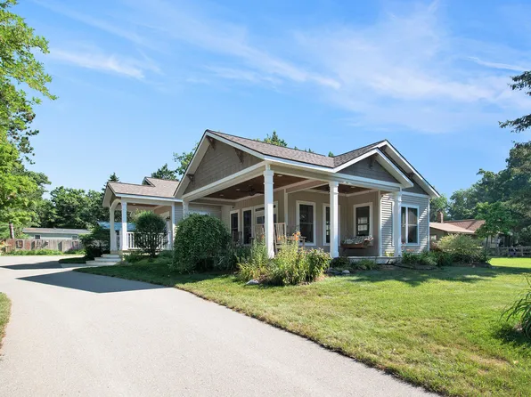 8091 Ray Dr, Newaygo, MI 49337