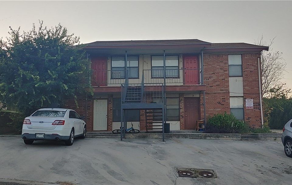 1st image of 915 N 7th St